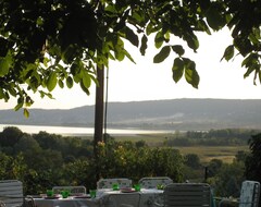 Koko talo/asunto Quiet, Thatched Farmhouse With Garden And Panoramic Lake Views (Szigliget, Unkari)