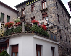 Otel Pirineos (Broto, İspanya)