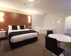 Otel Country Comfort (Wagga Wagga, Avustralya)