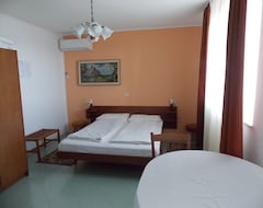 Otel Apartments & Rooms Karmen (Portorož, Slovenya)