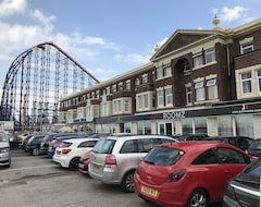 Otel Hello Roomz - Pleasure Beach (Blackpool, Birleşik Krallık)