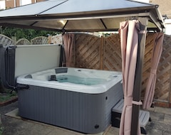 Majatalo Brookside Guest House & Mini Spa (Brixham, Iso-Britannia)