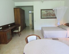 Khách sạn Raja Beach Hotel (Balapitiya, Sri Lanka)