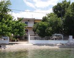 Хотел Akrogiali (Orei, Гърция)
