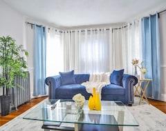 Casa/apartamento entero Perfect For Large Group 10 Beds• 4.6 Mi To Downtown •Steps To T 5Bd/2Bth (Boston, EE. UU.)