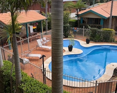 Khách sạn Beaches Serviced Apartments (Port Stephens, Úc)