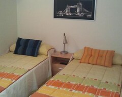 Pansion Hostal Arneva Orihuela (Orihuela, Španjolska)