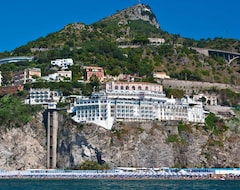 Hotel Lloyd's Baia (Vietri Sul Mare, İtalya)