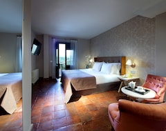 Hotel Exe Casa De Los Linajes (Segovia, Španjolska)