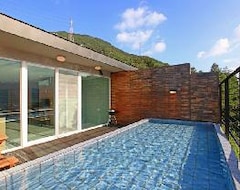 Nhà trọ Poolvilla E An (Sancheong, Hàn Quốc)