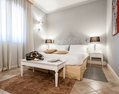 Khách sạn Alla Corte Delle Terme (Viterbo, Ý)