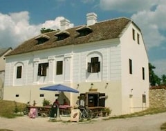 Toàn bộ căn nhà/căn hộ Koveskal Guesthouse (Köveskál, Hungary)