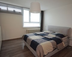 Koko talo/asunto Fully Equipped 3-room Designer Apartment With Breathtaking Views (Darmstadt, Saksa)