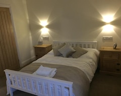 Hotel Three Crowns Guest House (Plymouth, United Kingdom)