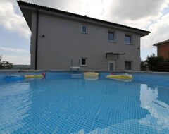 Koko talo/asunto Apartments Klaudija (Dobrinj, Kroatia)