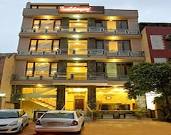 Hotel Lloyd Residency (Delhi, India)