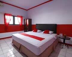 فندق Reddoorz Plus @ Samratulangi Manado (مينادو, إندونيسيا)
