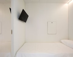 Hotel Bed & Boarding (Naples, Italy)