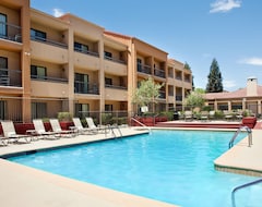 Khách sạn Courtyard by Marriott Bakersfield (Bakersfield, Hoa Kỳ)