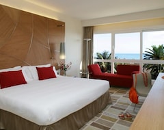 Otel Don Carlos Beach & Golf Resort (Marbella, İspanya)