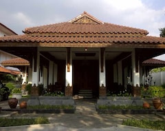Hotelli Hotel Lodging Sadinah (Surakarta, Indonesia)