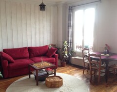 Hotel Welcome Home! Cozy, Bright, Parkside (Les Lilas, Francuska)