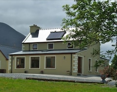 Koko talo/asunto Ring Of Kerry Holiday Home With Mountain & Sea Views (Kells, Irlanti)