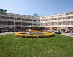 Hotelli Hotel Baťov - Společenský dům (Otrokovice, Tsekin tasavalta)