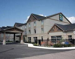 Hotel Quality Inn & Suites (Petawawa, Canada)