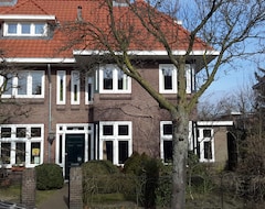 Bed & Breakfast Place 2 Be (Eindhoven, Hollanti)
