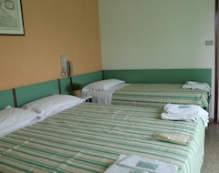 Hotel Nova Dhely (Rimini, Italien)