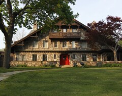 Hotel Stone Chalet Bed And Breakfast Inn And Event Center (Ann Arbor, USA)