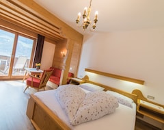 Hotel Pension Apartments Pardell (Kastelbell-Tschars, Italy)