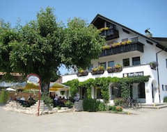 Otel Gasthof Dorfkrug (Langenargen, Almanya)