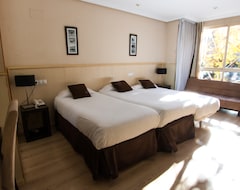 Hotel Suites Feria de Madrid (Madrid, Spain)