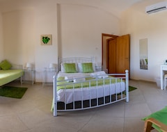 Hotel The Roost (Paphos, Cypern)