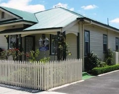 Bed & Breakfast AAA - Ye Olde Post Office Cottage (Smithton, Úc)