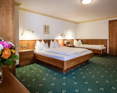 Khách sạn Hotel Kristall (St. Anton am Arlberg, Áo)