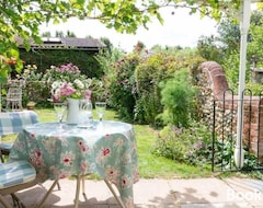 Tüm Ev/Apart Daire Romney, A Cosy Victorian Cottage In A Picturesque Suffolk Village (Cavendish, Birleşik Krallık)
