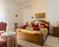 Bed & Breakfast B&B Homme Blanche (Oristano, Italy)