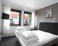 Khách sạn Hotel & Hostel 10 (Sävedalen, Thụy Điển)