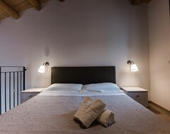 Entire House / Apartment Oriental Sicily Muti (Chiaramonte Gulfi, Italy)
