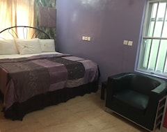 Hotel Purple Crown (Ikeja, Nigerija)