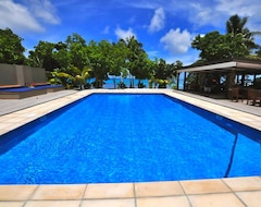 Khách sạn Blue Lagoon Beach Resort (Nacula, Fiji)
