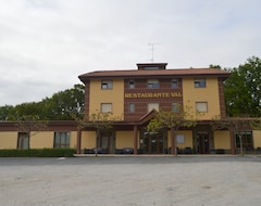 Khách sạn Val (Antas de Ulla, Tây Ban Nha)