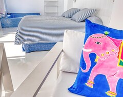The Pink Elephant Hotel (Sant Feliu de Guíxols, Spanien)