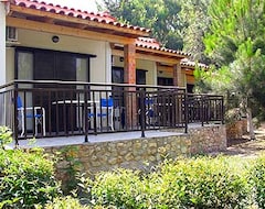 Otel Dougas (Arkoudi, Yunanistan)