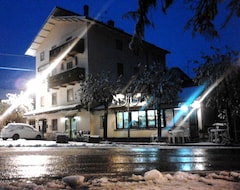 Khách sạn Hotel Capriolo (Lizzano in Belvedere, Ý)
