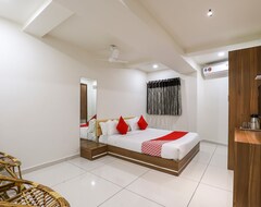 Oyo 60259 Hotel Surbhi (Rajkot, Hindistan)