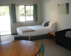 Karaka Tree Motel (Taupo, Novi Zeland)